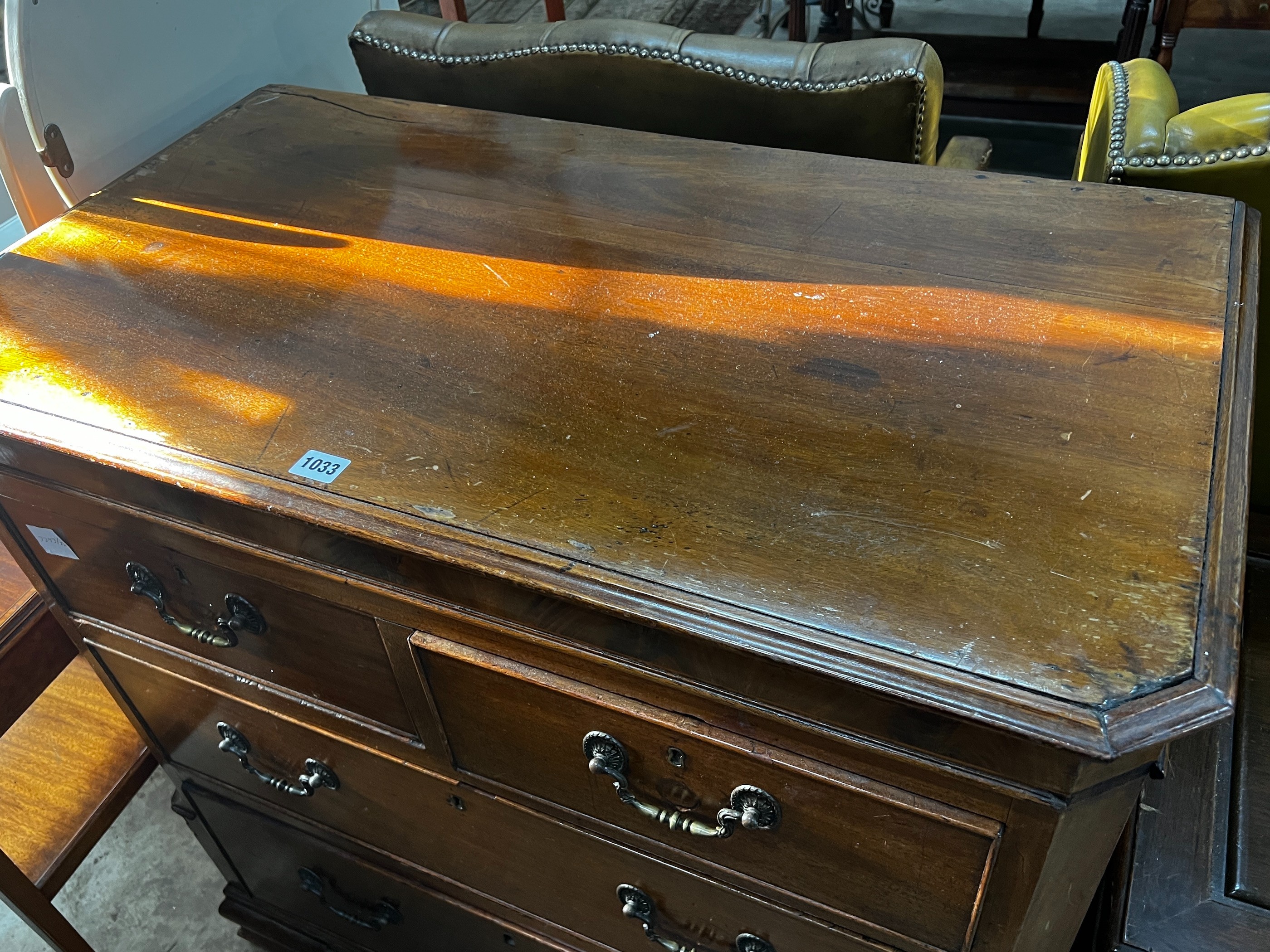 A George III style mahogany chest of drawers, width 83cm, depth 51cm, height 93cm